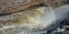 中 후커우 폭포에 드리운 무지개